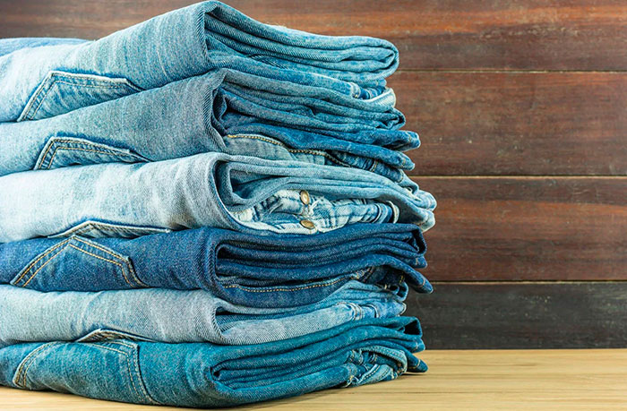 Как правильно стирать джинсы первый раз?